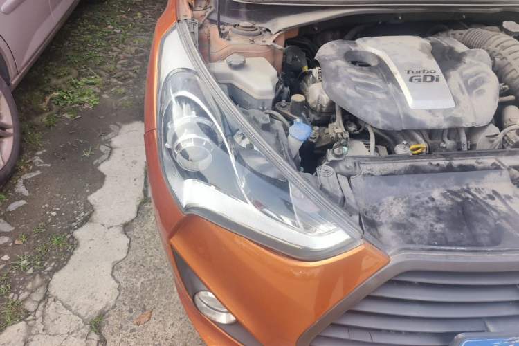 Used Hyundai Veloster 2012 1.6T Automatic Luxury Edition Right Front Headlight