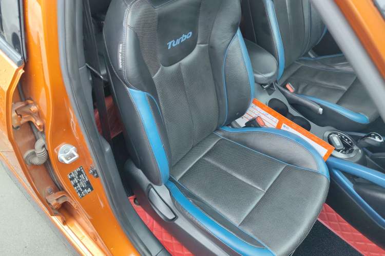 Used Hyundai Veloster 2012 1.6T Automatic Luxury Edition Right Front Seat