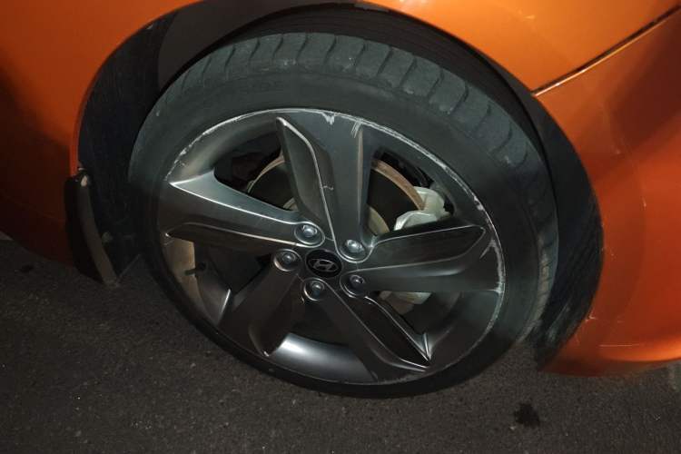 Used Hyundai Veloster 2012 1.6T Automatic Flagship Edition Right Front Wheel Hub
