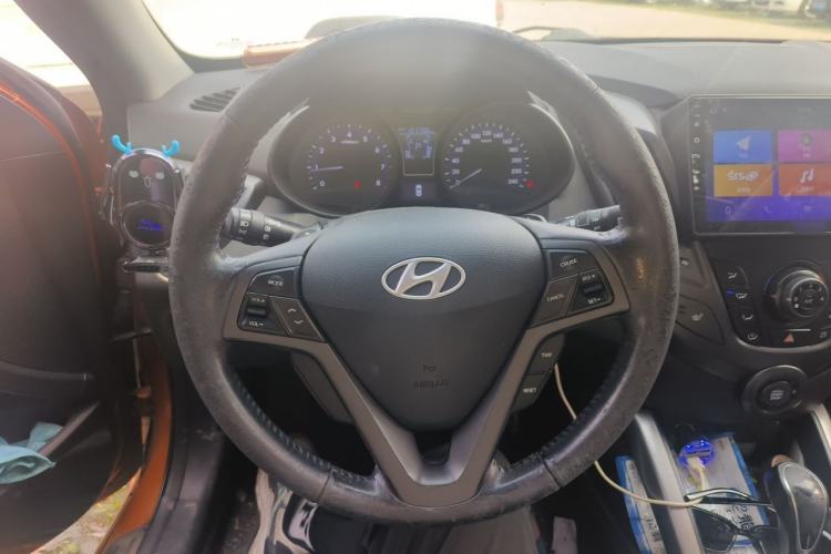 Used Hyundai Veloster 2012 1.6T Automatic Luxury Edition Steering Wheel