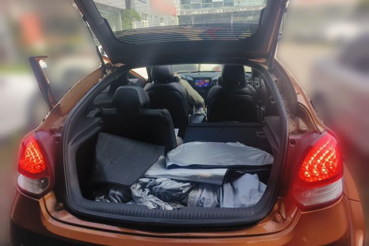 Used Hyundai Veloster 2012 1.6T Automatic Luxury Edition Trunk