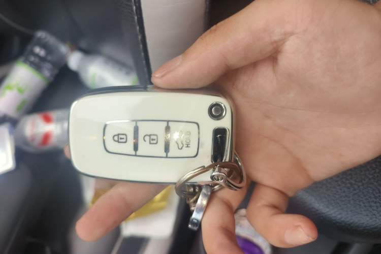 Used Hyundai Veloster 2012 1.6T Automatic Luxury Edition Vehicle Key