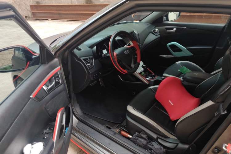 Used Hyundai Veloster 2012 1.6T Automatic Luxury Edition Driver Seat