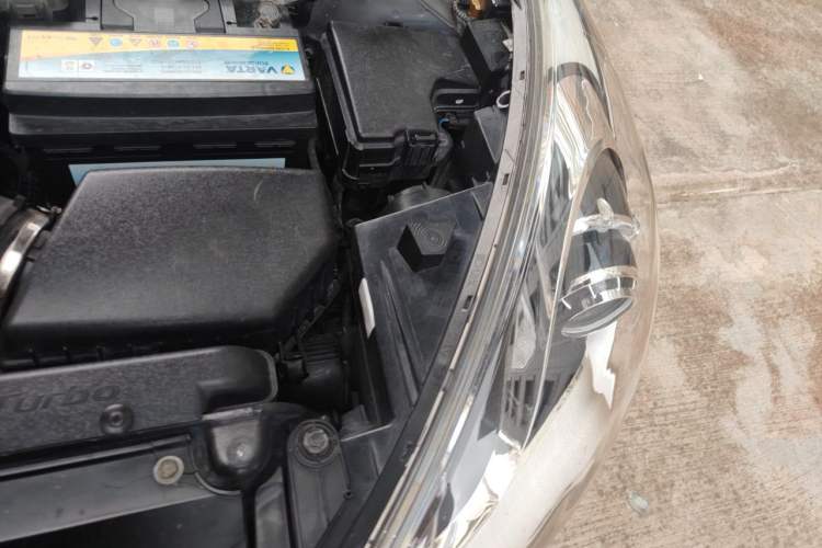 Used Hyundai Veloster 2012 1.6T Automatic Luxury Edition Engine Bay Left