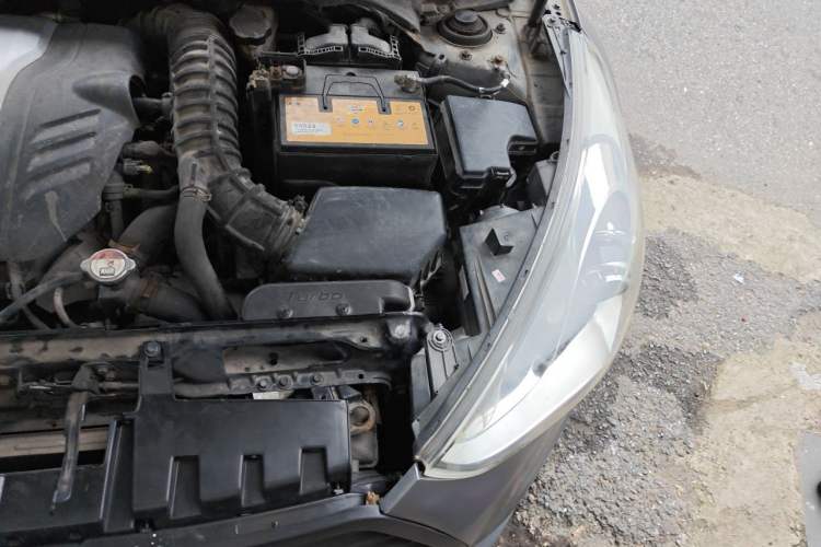 Used Hyundai Veloster 2012 1.6T Automatic Luxury Edition Engine Bay Left