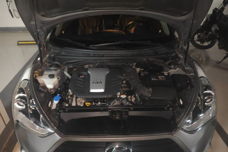 Used Hyundai Veloster 2012 1.6T Automatic Luxury Edition Engine Bay