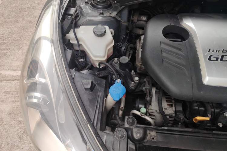 Used Hyundai Veloster 2012 1.6T Automatic Luxury Edition Engine Bay Right