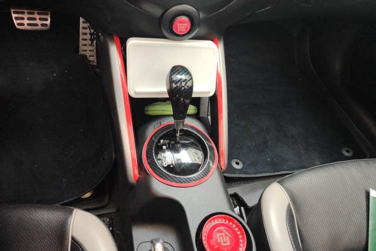 Used Hyundai Veloster 2012 1.6T Automatic Luxury Edition Gear Lever
