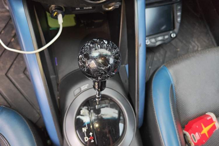 Used Hyundai Veloster 2012 1.6T Automatic Luxury Edition Gear Lever