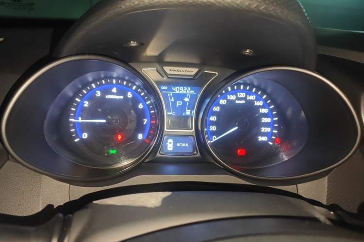 Used Hyundai Veloster 2012 1.6T Automatic Luxury Edition Instrument Cluster