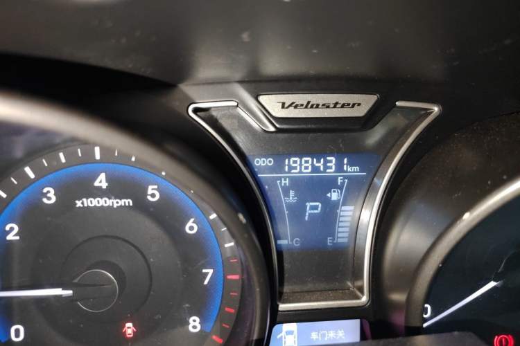 Used Hyundai Veloster 2012 1.6T Automatic Luxury Edition Odometer Close Up