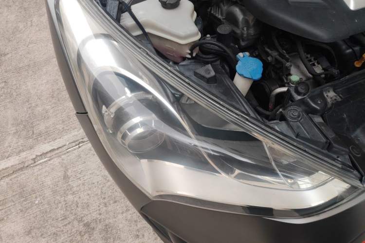 Used Hyundai Veloster 2012 1.6T Automatic Luxury Edition Right Front Headlight