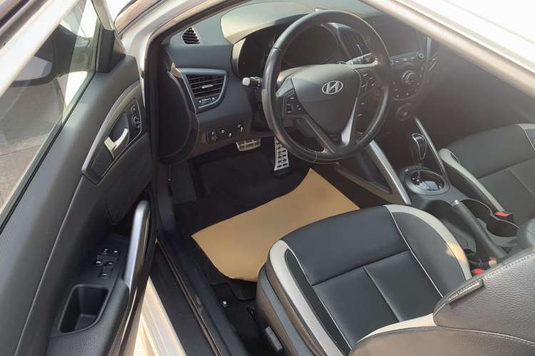 Used Hyundai Veloster 2012 1.6T Automatic Luxury Edition Driver Seat