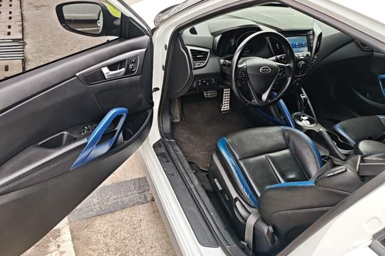 Used Hyundai Veloster 2012 1.6T Automatic Luxury Edition Driver Seat