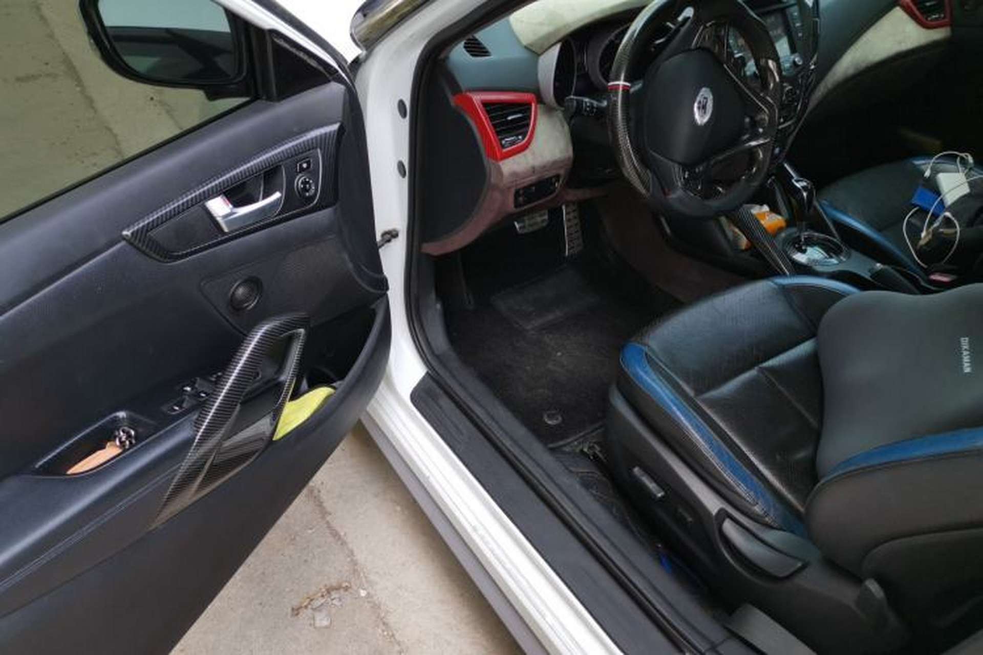 Used Hyundai Veloster 2012 1.6T Automatic Luxury Edition Driver Seat