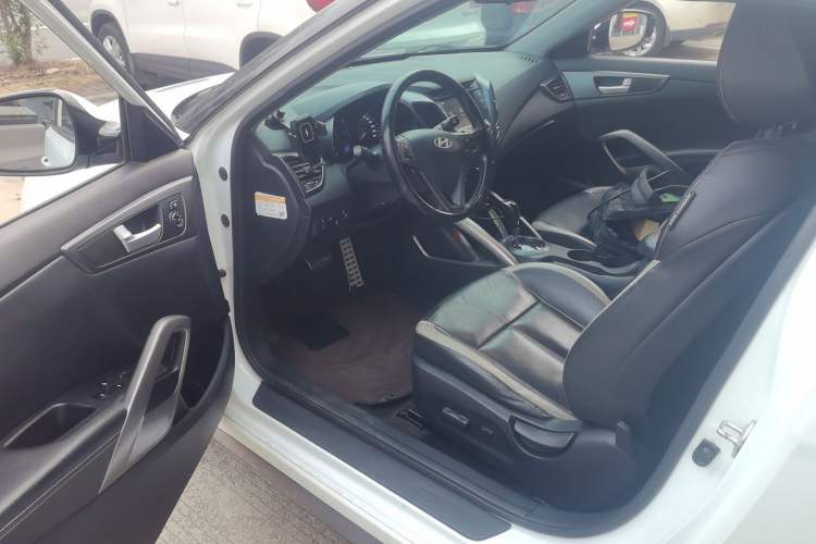 Used Hyundai Veloster 2012 1.6T Automatic Luxury Edition Driver Seat