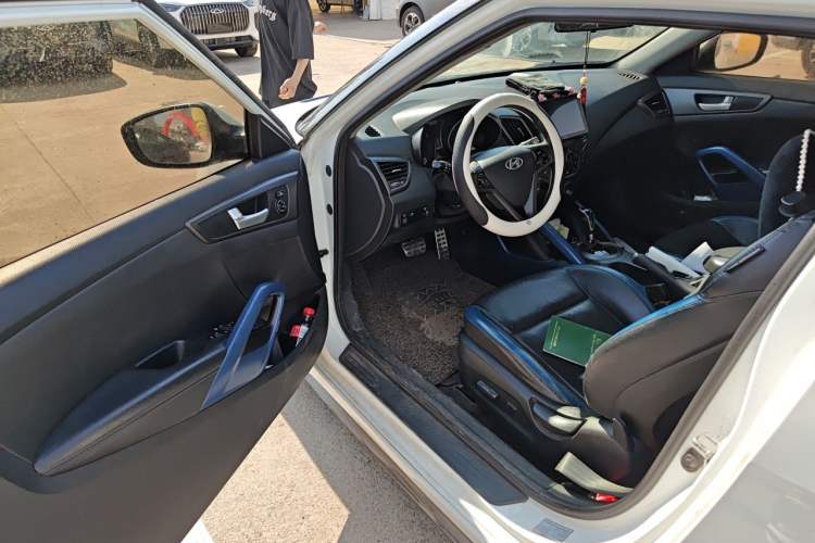 Used Hyundai Veloster 2012 1.6T Automatic Luxury Edition Driver Seat