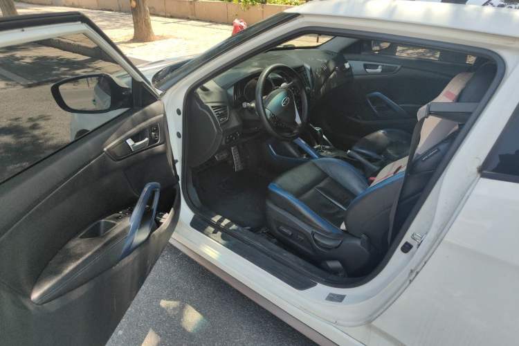 Used Hyundai Veloster 2012 1.6T Automatic Luxury Edition Driver Seat