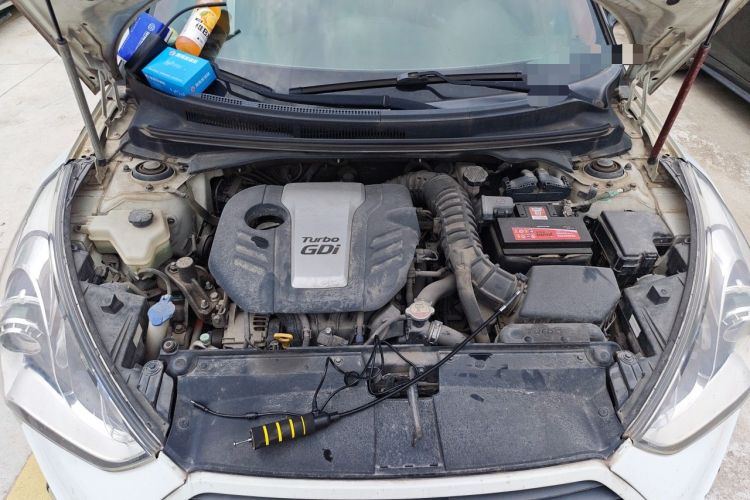 Used Hyundai Veloster 2012 1.6T Automatic Luxury Edition Engine Bay