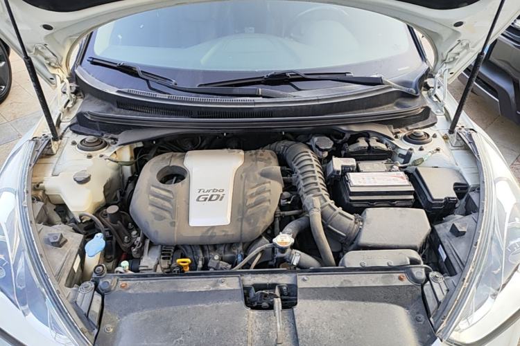 Used Hyundai Veloster 2012 1.6T Automatic Luxury Edition Engine Bay