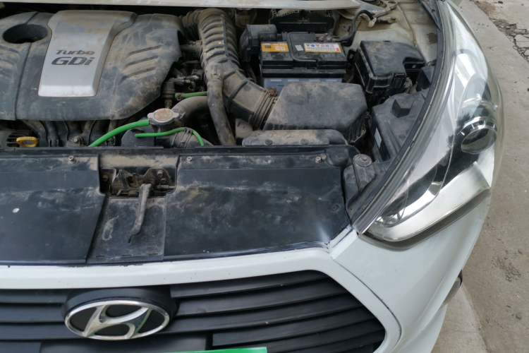 Used Hyundai Veloster 2012 1.6T Automatic Luxury Edition Engine Bay Left