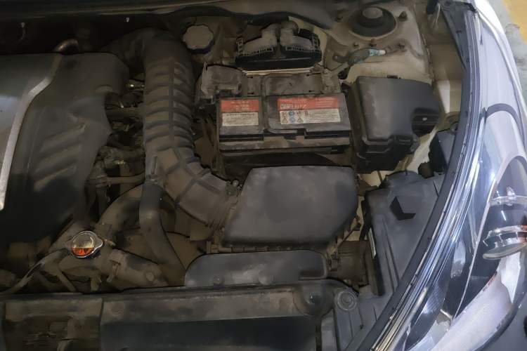 Used Hyundai Veloster 2012 1.6T Automatic Luxury Edition Engine Bay Left