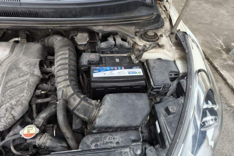 Used Hyundai Veloster 2012 1.6T Automatic Luxury Edition Engine Bay Left