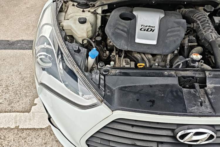 Used Hyundai Veloster 2012 1.6T Automatic Luxury Edition Engine Bay Right