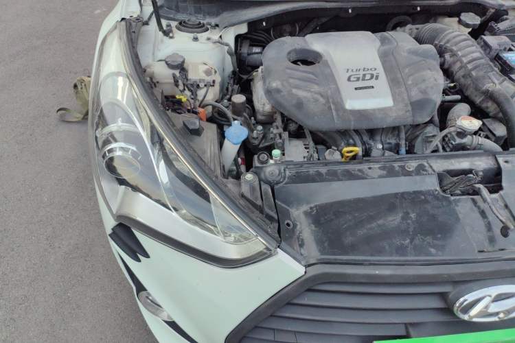 Used Hyundai Veloster 2012 1.6T Automatic Luxury Edition Engine Bay Right