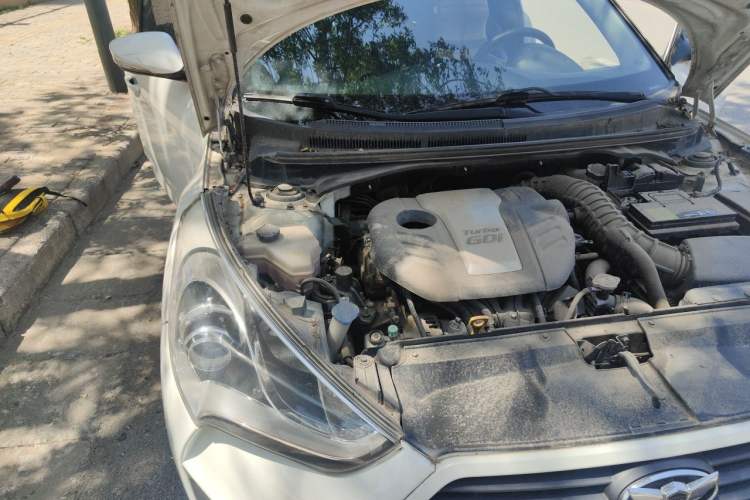 Used Hyundai Veloster 2012 1.6T Automatic Luxury Edition Engine Bay Right