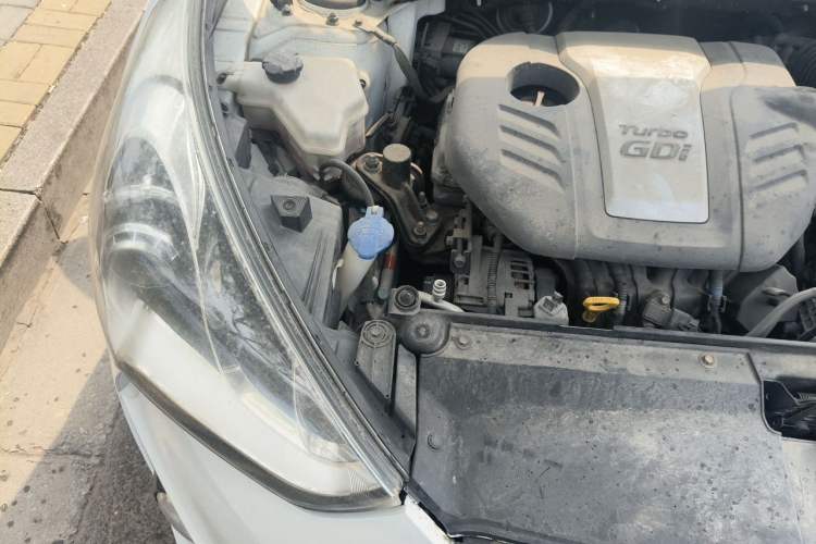 Used Hyundai Veloster 2012 1.6T Automatic Luxury Edition Engine Bay Right