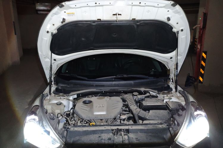 Used Hyundai Veloster 2012 1.6T Automatic Luxury Edition Engine Bay