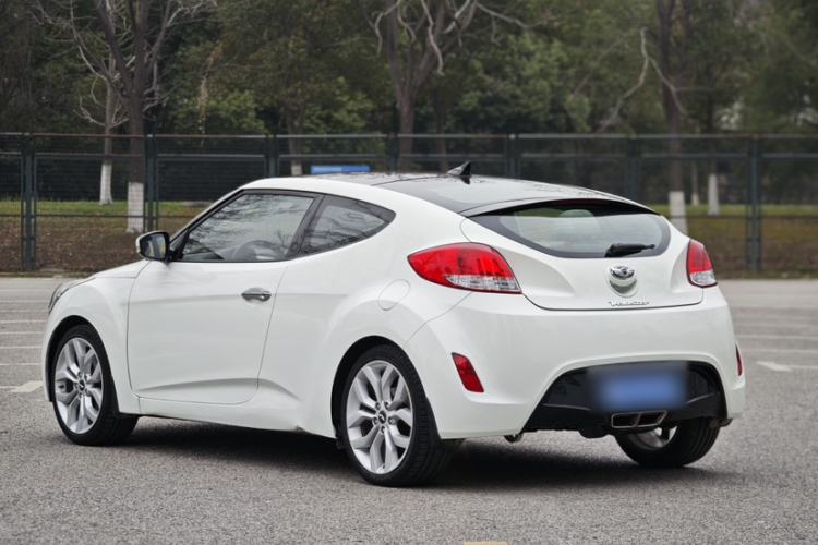 Used Hyundai Veloster 2012 1.6L Automatic Luxury Edition Exterior 2