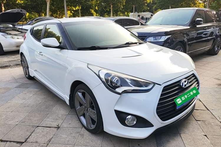 Used Hyundai Veloster 2012 1.6T Automatic Luxury Edition Front Right 45 Deg