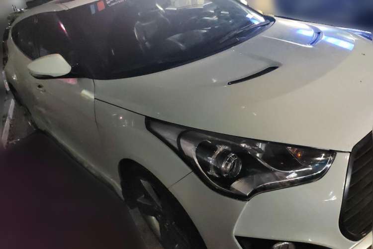 Used Hyundai Veloster 2012 1.6T Automatic Luxury Edition Front Right 45 Deg