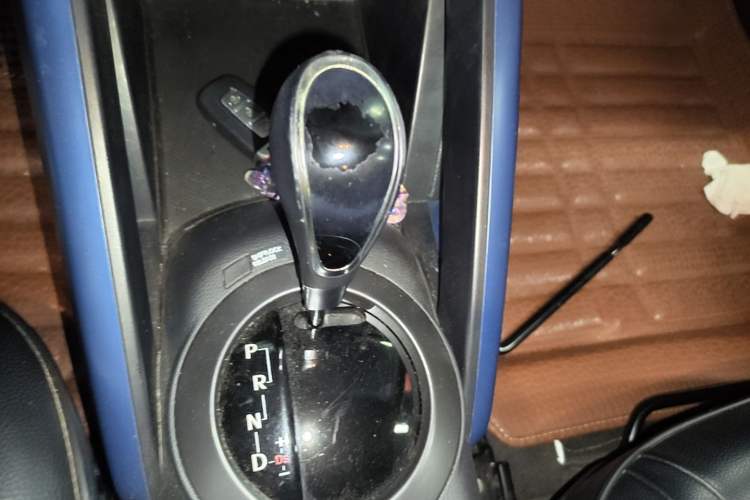 Used Hyundai Veloster 2012 1.6T Automatic Luxury Edition Gear Lever