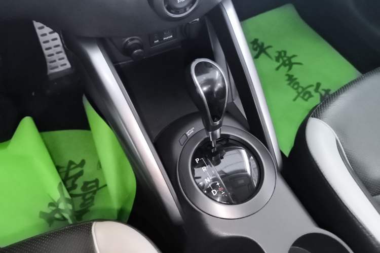 Used Hyundai Veloster 2012 1.6T Automatic Luxury Edition Gear Lever