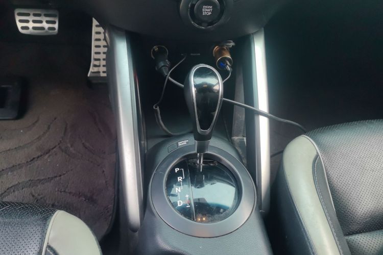 Used Hyundai Veloster 2012 1.6T Automatic Luxury Edition Gear Lever