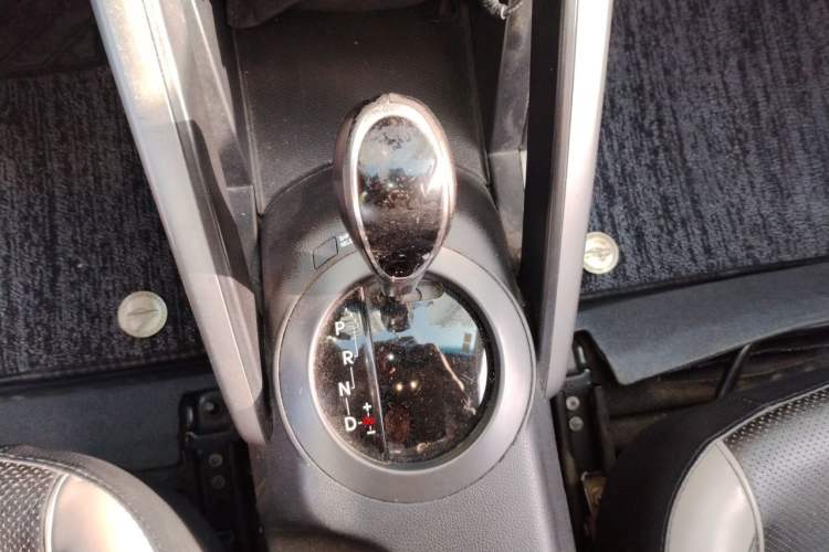 Used Hyundai Veloster 2012 1.6T Automatic Luxury Edition Gear Lever