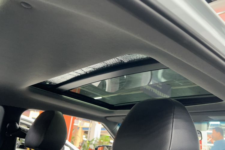 Used Hyundai Veloster 2012 1.6T Automatic Luxury Edition Headliner