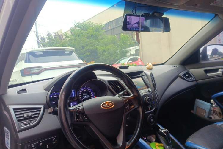 Used Hyundai Veloster 2012 1.6T Automatic Luxury Edition Headliner
