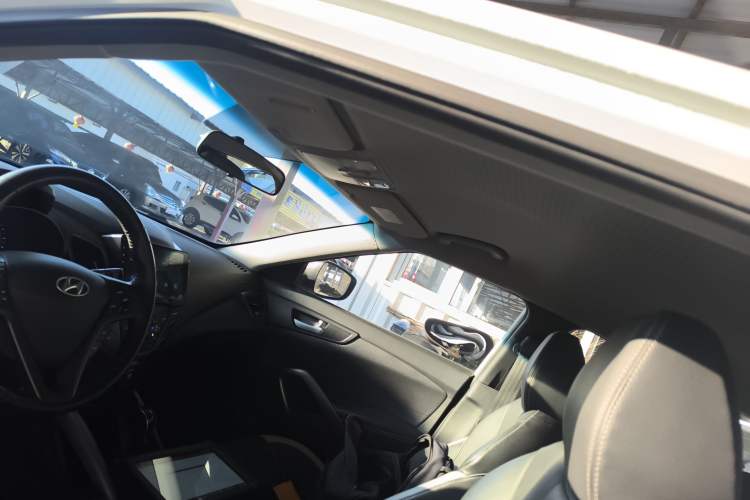 Used Hyundai Veloster 2012 1.6T Automatic Luxury Edition Headliner