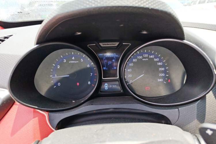 Used Hyundai Veloster 2012 1.6T Automatic Luxury Edition Instrument Cluster
