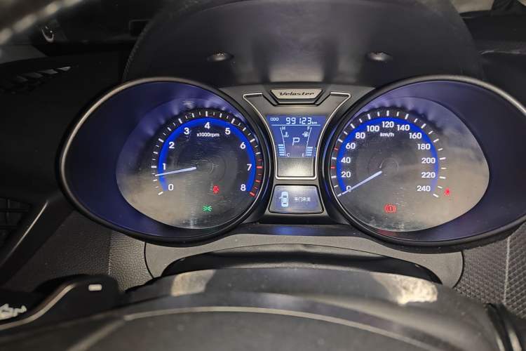 Used Hyundai Veloster 2012 1.6T Automatic Luxury Edition Instrument Cluster