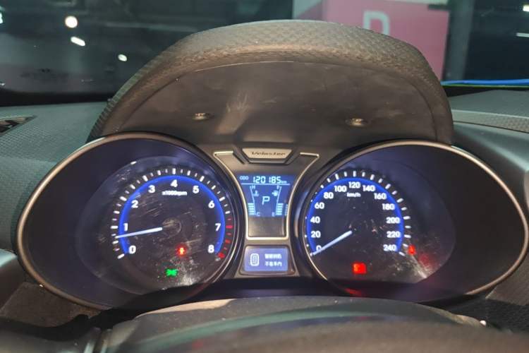 Used Hyundai Veloster 2012 1.6T Automatic Luxury Edition Instrument Cluster