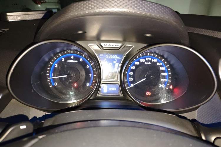 Used Hyundai Veloster 2012 1.6T Automatic Luxury Edition Instrument Cluster