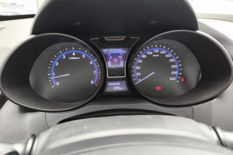 Used Hyundai Veloster 2012 1.6T Automatic Luxury Edition Instrument Cluster