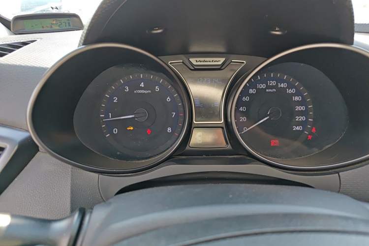 Used Hyundai Veloster 2012 1.6T Automatic Luxury Edition Instrument Cluster