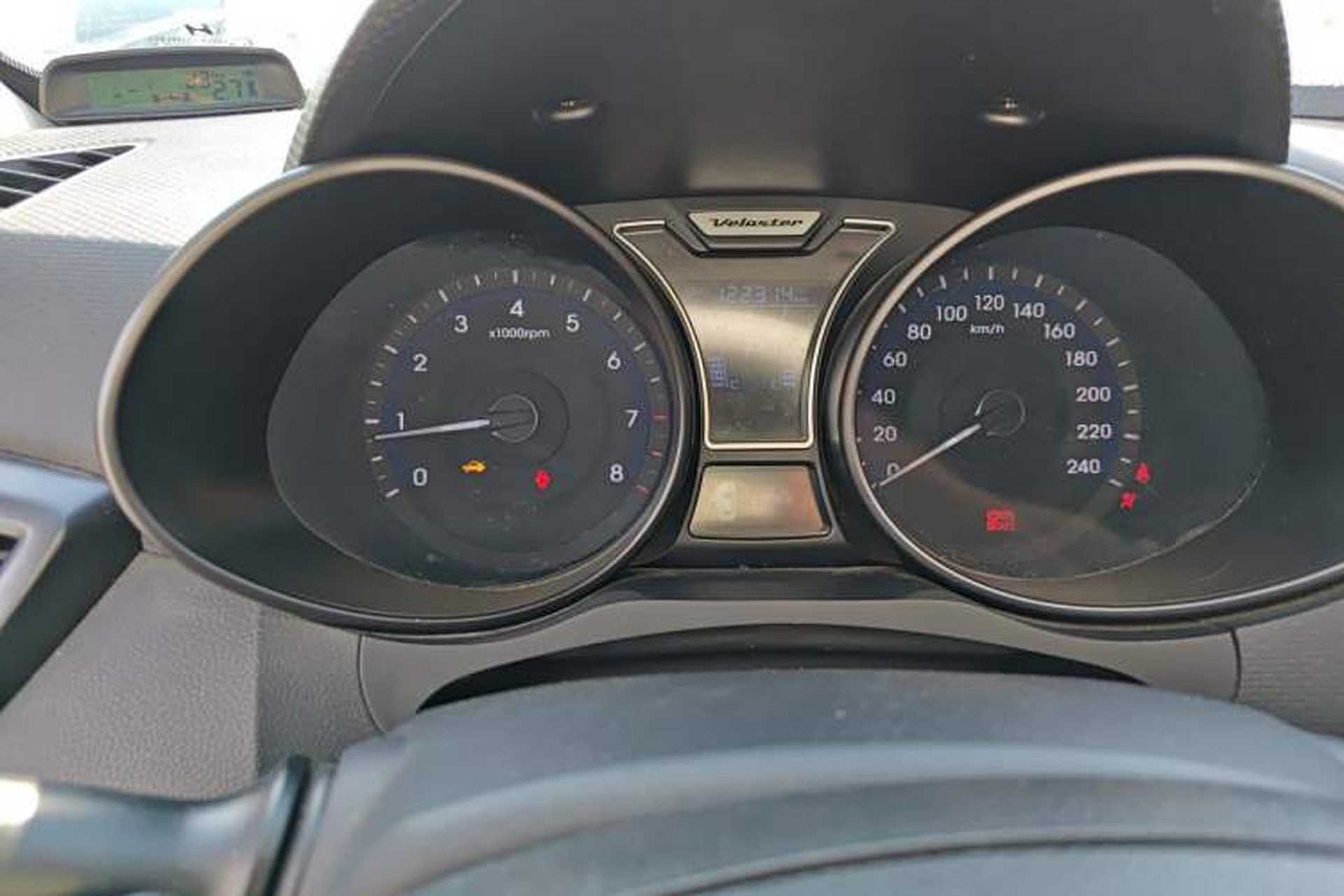 Used Hyundai Veloster 2012 1.6T Automatic Luxury Edition Instrument Cluster