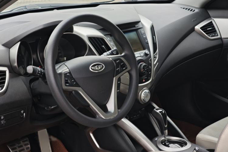 Used Hyundai Veloster 2012 1.6L Automatic Luxury Edition Interior 1